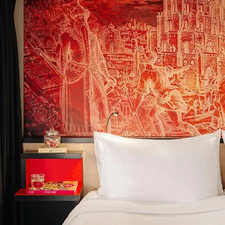 Hotel Babylon